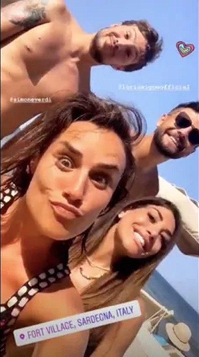 Bộ đôi của Napoli hẹn hò ở đảo Sardegna - Bóng Đá