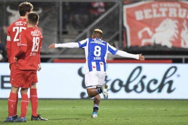 Đoàn Văn Hậu ngồi dự bị trận thứ 19, SC Heerenveen đứt mạch trận bết bát - Bóng Đá