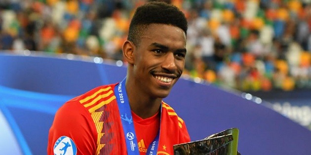 LIVERPOOL TARGET JUNIOR FIRPO ON THE BRINK OF JOINING BARCELONA - Bóng Đá