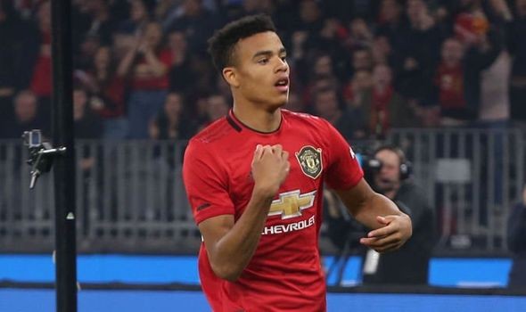 Solskjaer nên tung ra 