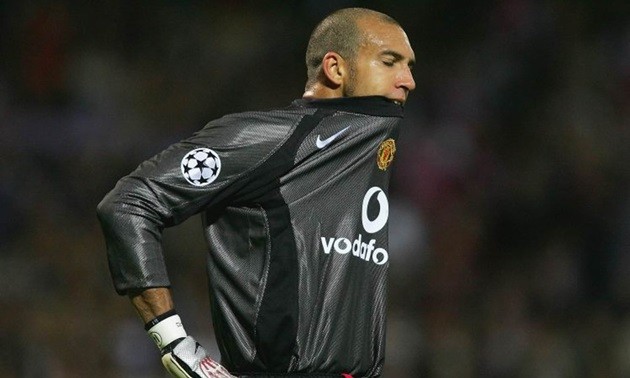 Remembering every goalkeeper Man United signed between Peter Schmeichel and Edwin van der Sar - Bóng Đá