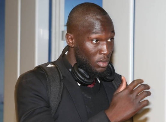 Romelu Lukaku caught yawning on exercise bike after missing Manchester United training session   - Bóng Đá