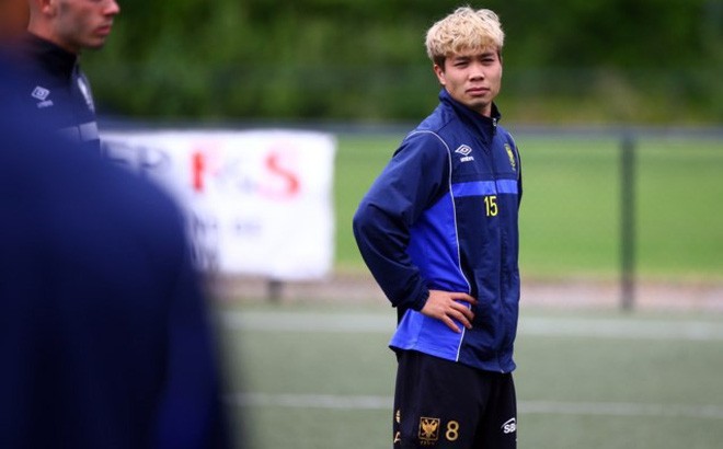 Vượt mặt sao V-Pop và thầy Park, Công Phượng thống lĩnh BXH 