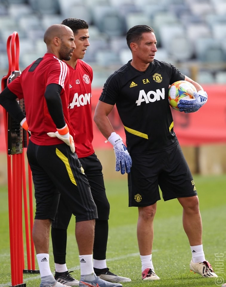 Wan-Bissaka tập cùng Man Utd  - Bóng Đá