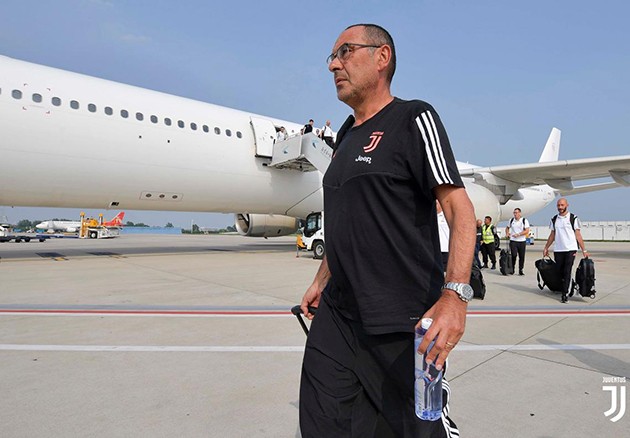 Dàn sao Juventus tươi cười đổ bộ Trung Quốc - Bóng Đá