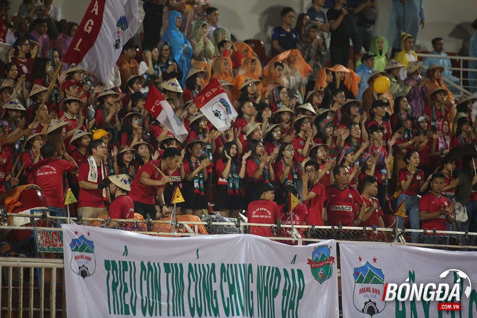 Ảnh sau trận Sài Gòn FC vs HAGL - Bóng Đá