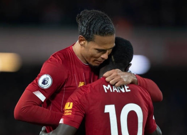 West Ham new-boy Tomas Soucek looks devastated after Virgil van Dijk snubs shirt swap  - Bóng Đá
