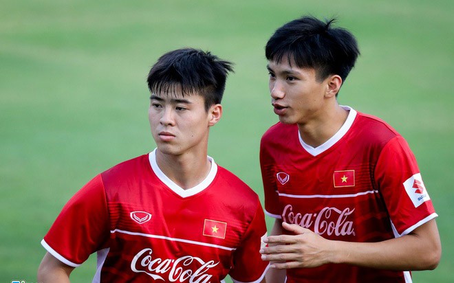 BLV Quang Huy chỉ ra 2 cái tên đủ sức thay thế Duy Mạnh và Văn Hậu - Bóng Đá