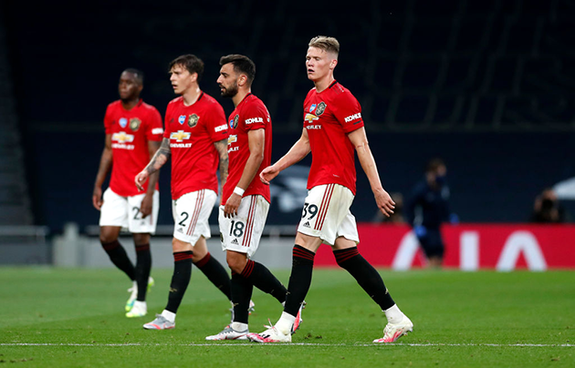 Manchester United are on the 'verge of a MELTDOWN', says Paul Merson - Bóng Đá