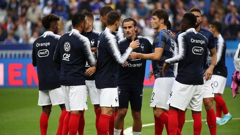 Bundesliga đang có 2 chân chạy cánh hàng đầu châu Âu - Bóng Đá