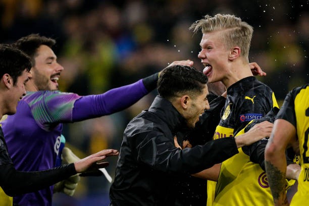 Biểu cảm hài hước của Erling Haaland sau khi 2 lần xé lưới PSG - Bóng Đá