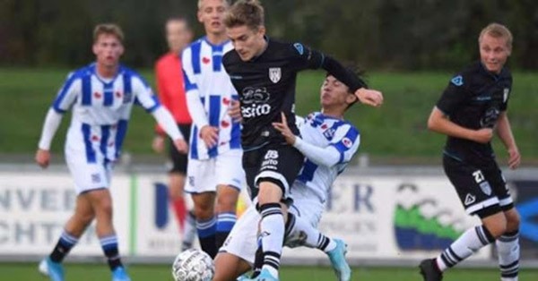 Sau Duy Mạnh, HLV Park Hang-seo tiếp tục nhận hung tin từ Văn Hậu - Bóng Đá