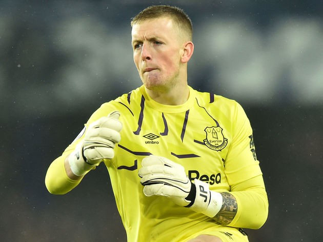 Mặc quần rách, sao tuyển Anh vẫn hồn nhiên 