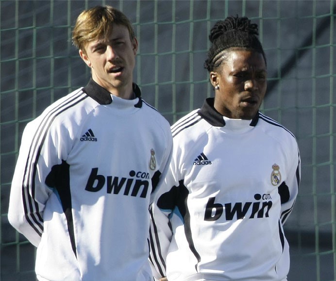 Drenthe puts together Best XI: 'He was legendary, better than Sneijder' - Bóng Đá