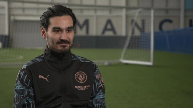 GUNDOGAN LANDS PREMIER LEAGUE POTM AWARD - Bóng Đá