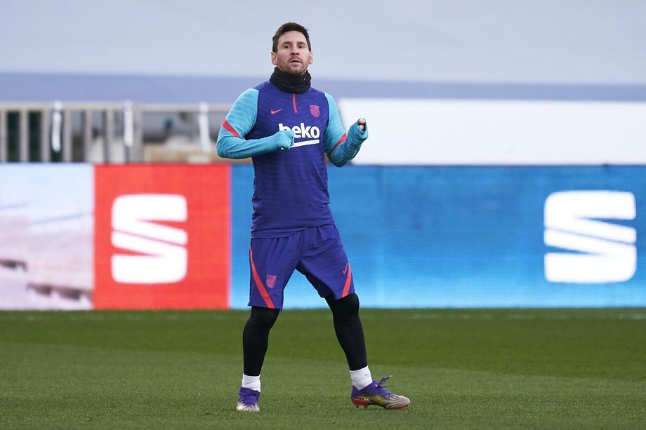 Barcelona train without Lionel Messi ahead of Spanish Super Cup final - Bóng Đá