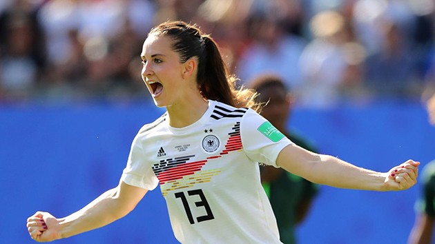 ẢNH SAU TRẬN: NỮ ĐỨC THẮNG NIGERIA - Bóng Đá