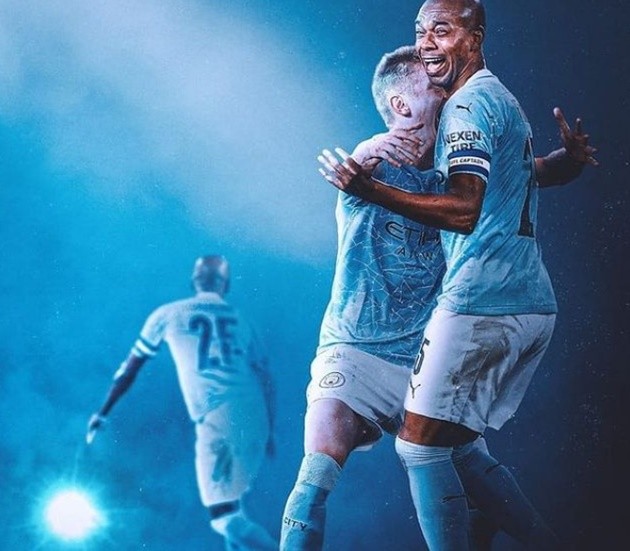 ảnh chế mờ u suýt vô địch Carabao Cup - Bóng Đá