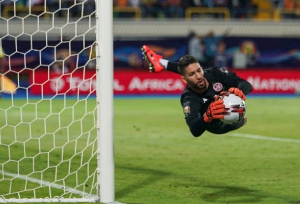 Nhìn lại sự nghiệp 19 năm vinh quang của 'Thánh lầy' Man United - Bóng Đá