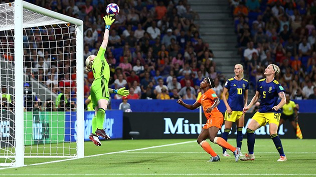 Carlo Ancelotti names XI of some of the greatest players he's managed - Bóng Đá