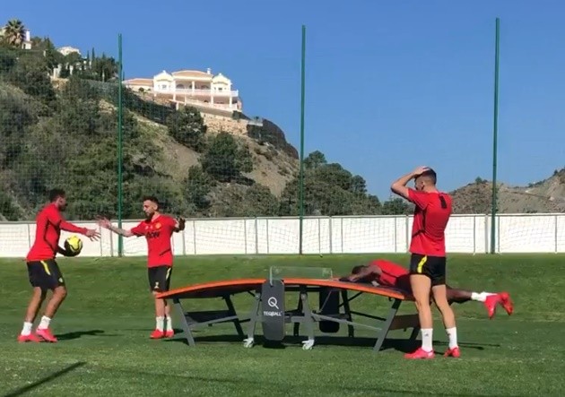 Ảnh Martial + Fernandes thắng Fred + Pereira banh bàn - Bóng Đá