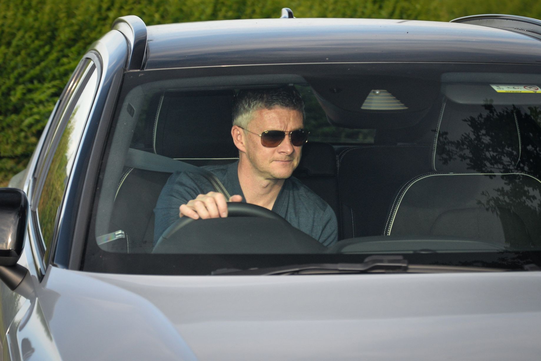 Manchester United players arrive at Carrington on deadline day - Bóng Đá