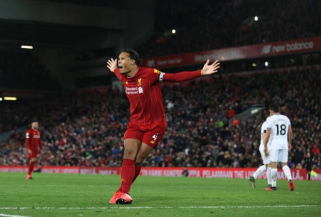 West Ham new-boy Tomas Soucek looks devastated after Virgil van Dijk snubs shirt swap  - Bóng Đá