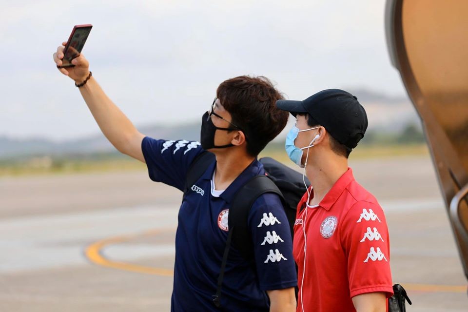 Công Phượng tạo kiểu 