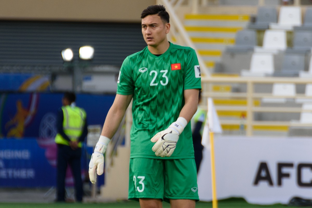 Hà Đức Chinh và 8 