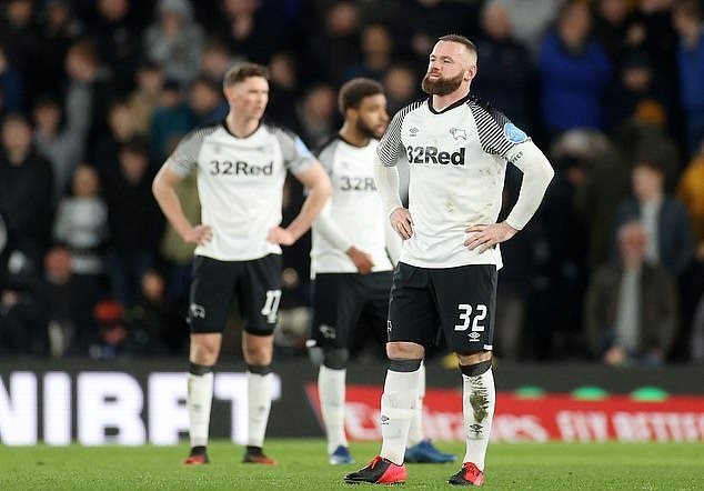 Thua Man Utd, Rooney chỉ thẳng mặt cái tên khiến mình 