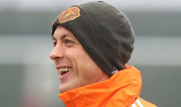 Nemanja Matic taunts Man Utd team-mates with cheeky WhatsApp photo - Bóng Đá