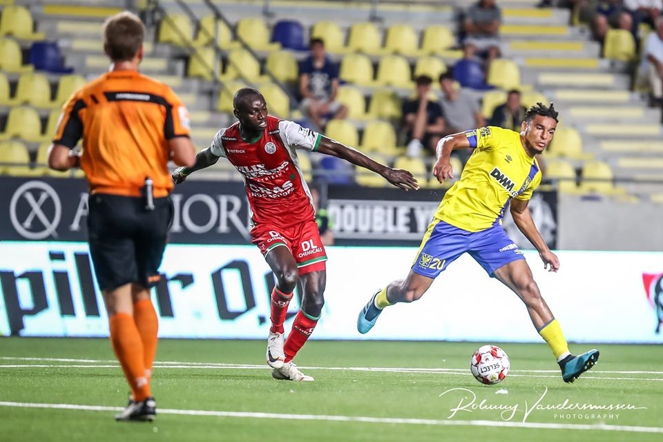 CĐV Việt Nam đến sân nhà Sint-Truiden, nhưng Công Phượng được thi đấu - Bóng Đá