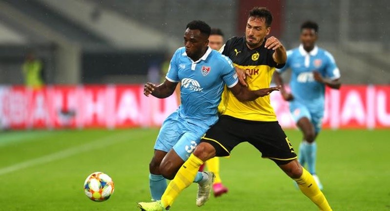 matshummels makes his comeback for @BlackYellow this evening, - Bóng Đá