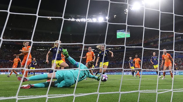 ẢNH SAU TRẬN: NỮ THỤY ĐIỂN - NỮ HÀ LAN (SÁNG LÊN) - Bóng Đá