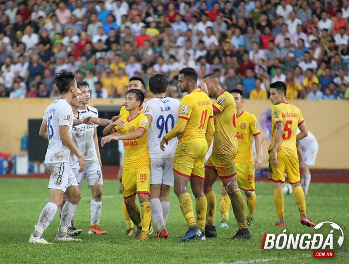 5 điểm nhấn DNH Nam Định 2-2 HAGL: Minh Vương xứng danh khắc tinh của Nam Định - Bóng Đá