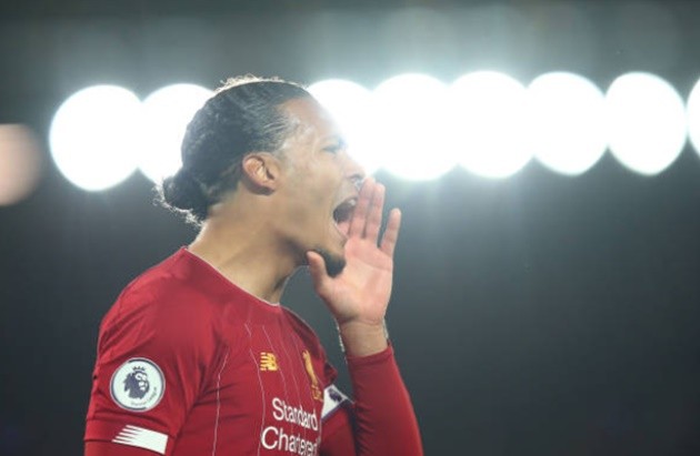 West Ham new-boy Tomas Soucek looks devastated after Virgil van Dijk snubs shirt swap  - Bóng Đá