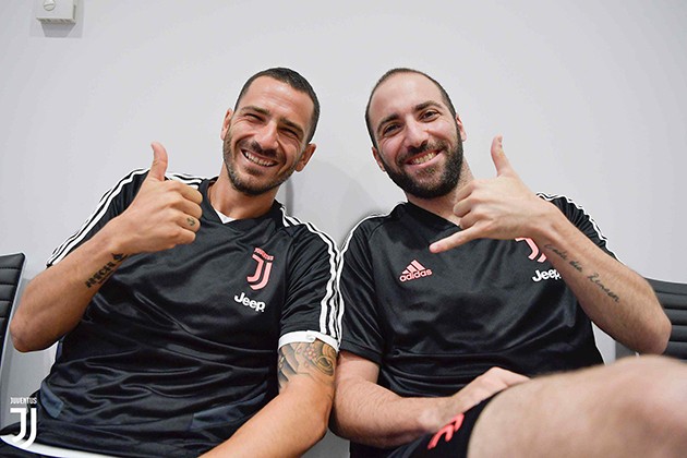 Ảnh Đồng đội Cristiano Ronaldo vui cười trong ngày tập trung - Bóng Đá