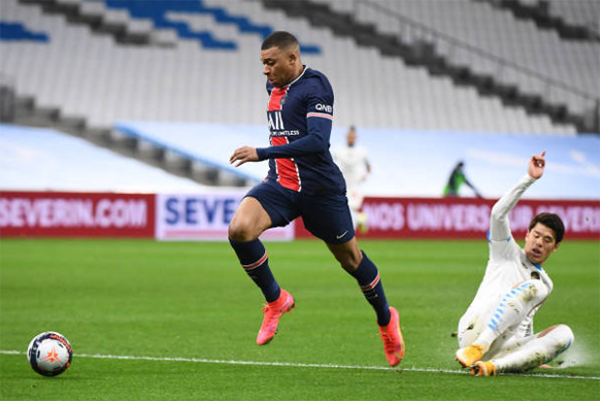 Mbappe hóa cỗ máy F1, đạt tốc độ 