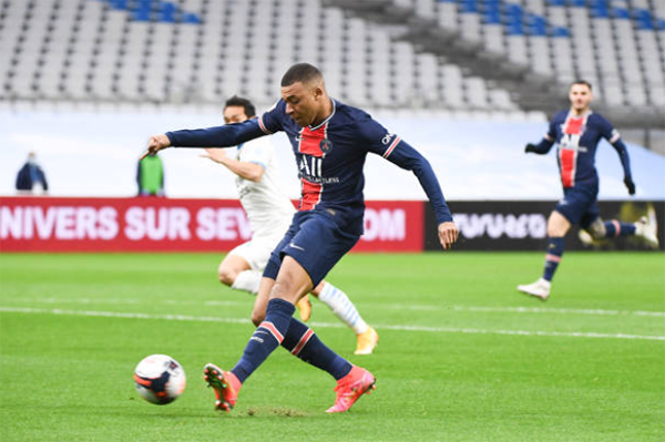 Mbappe hóa cỗ máy F1, đạt tốc độ 