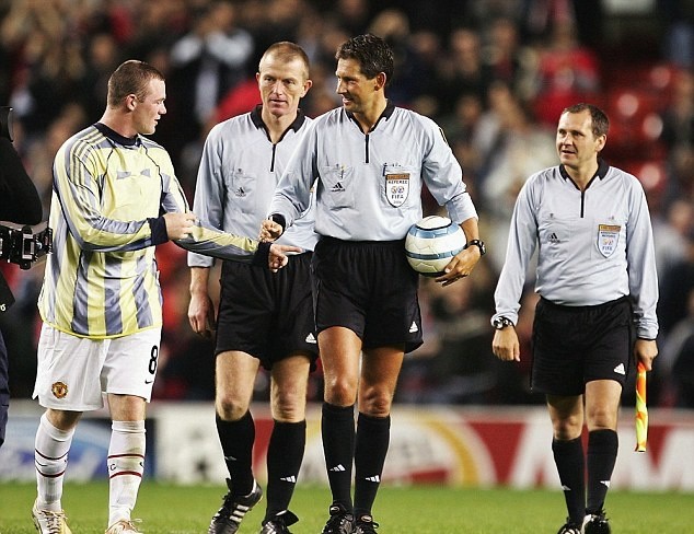 Flashback to 18-year-old Wayne Rooney's unforgettable debut hat-trick for Man United against Fenerbahce 10 years ago  - Bóng Đá