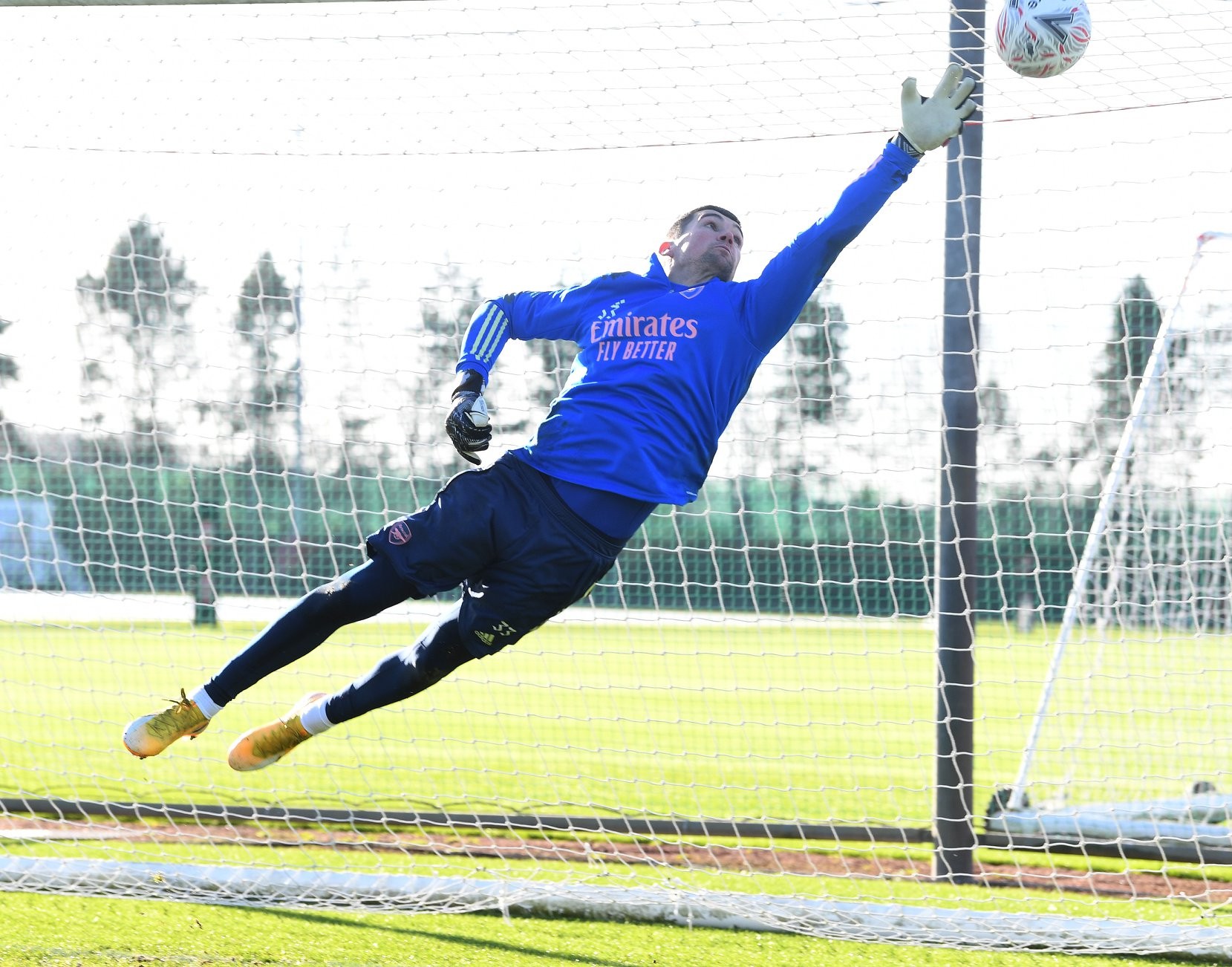 Vừa tới Arsenal, tân binh khiến đồng đội 