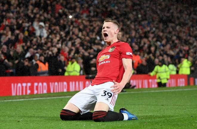 Sút tung lưới Ederson, McTominay 