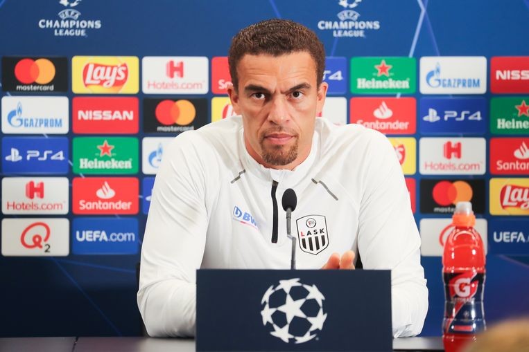 Đụng độ gã khổng lồ Man Utd, HLV LASK vẫn tuyên bố 