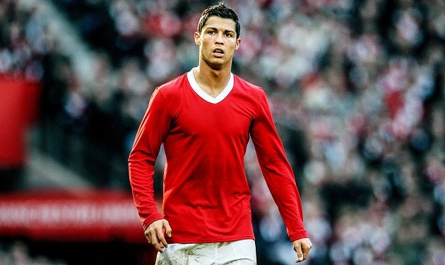 When United and City played in unbranded kits to mark the 50th anniversary of the Munich air disaster  - Bóng Đá