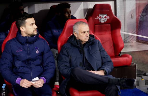 Jose Mourinho và 50 sắc thái ở trận thua Leipzig: Thần thờ và bất lực - Bóng Đá