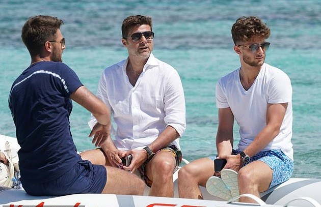 Không bóng đá, Pochettino trở về làm 