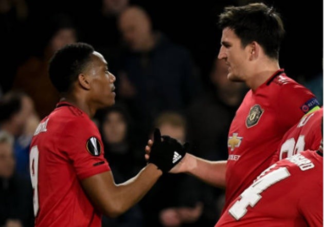 Martial ngừng ăn mừng, chấn chỉnh Pereira - Bóng Đá