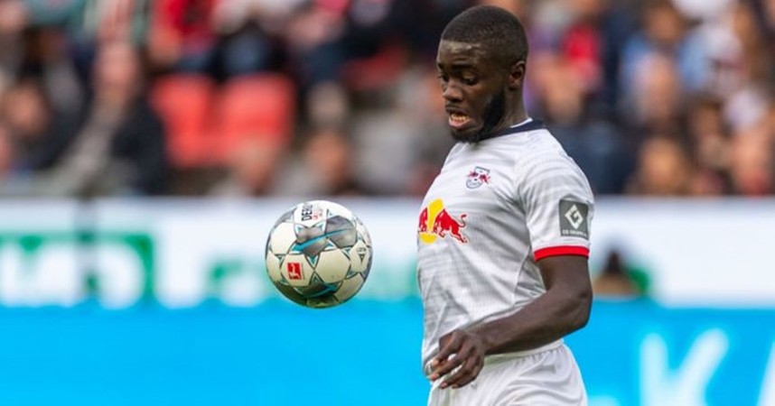 Arsenal are interested in a swoop to sign RB Leipzig defender Dayot Upamecano - Bóng Đá