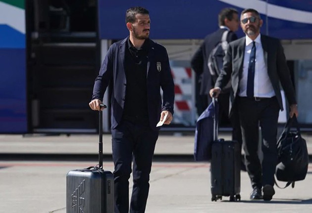 Dàn sao Azzurri đẹp trai lên đường đi Armenia (Ảnh) - Bóng Đá