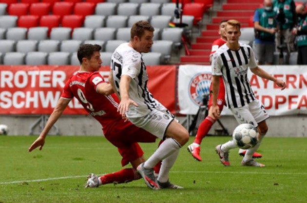 Ảnh sau trận Bayern - Freiburg - Bóng Đá